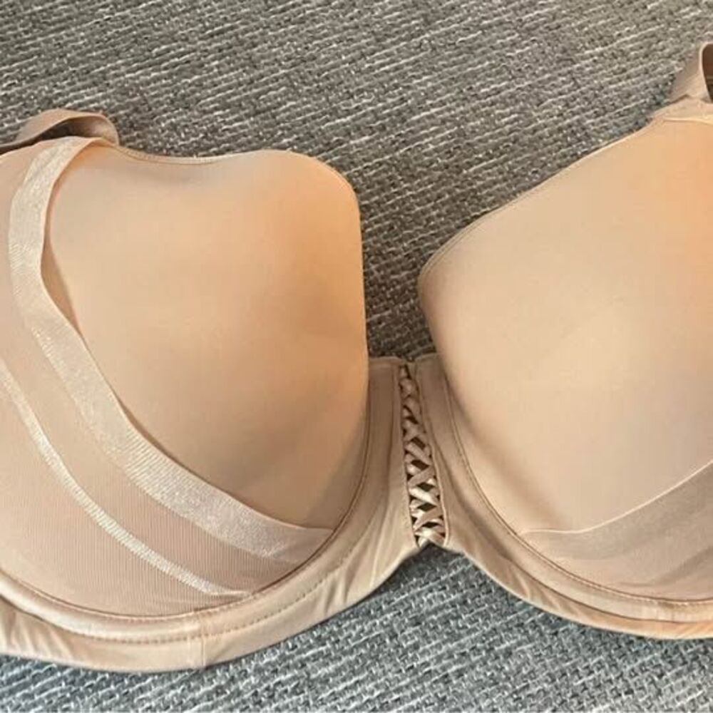 Parfait beige underwire lace accent and lace up center size 32 H